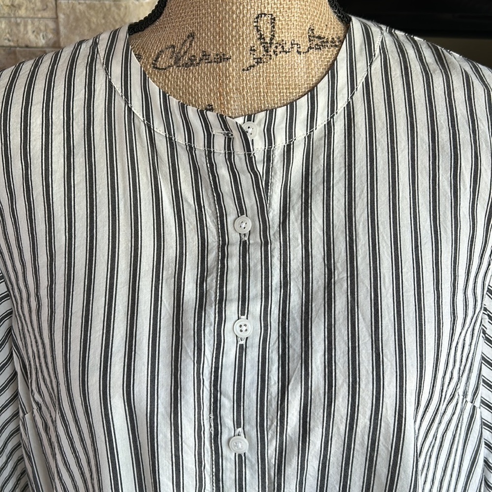 Madewell button-down bell sleeves and band collar gray stripe - Picture 6 of 16